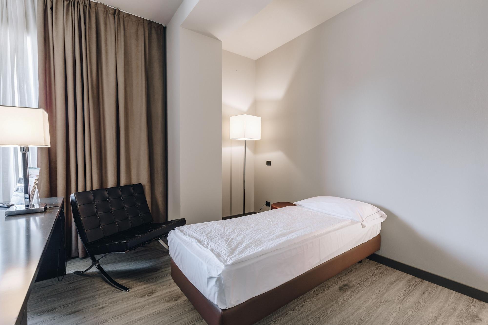 Hotel Continental كريمونا المظهر الخارجي الصورة