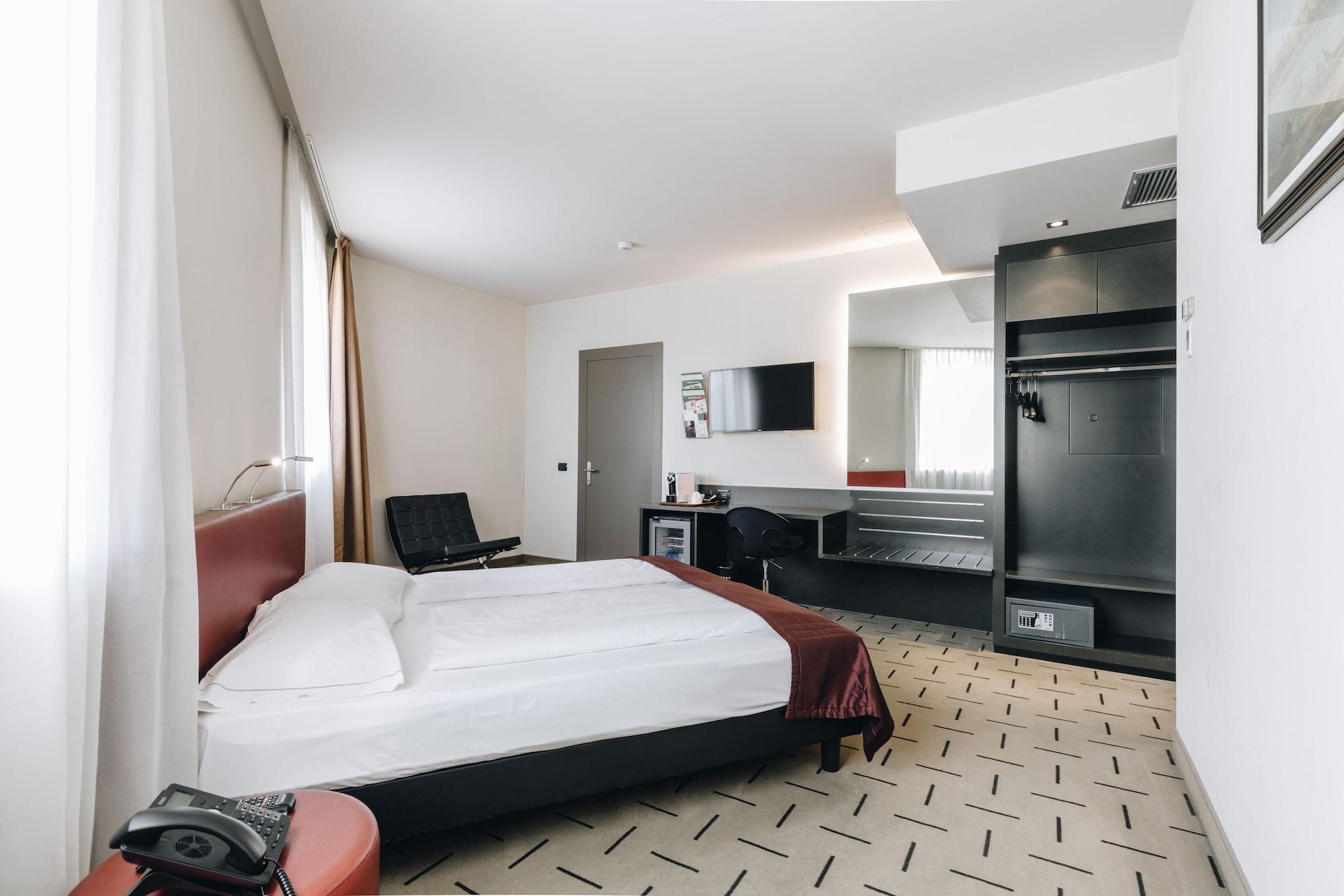 Hotel Continental كريمونا المظهر الخارجي الصورة