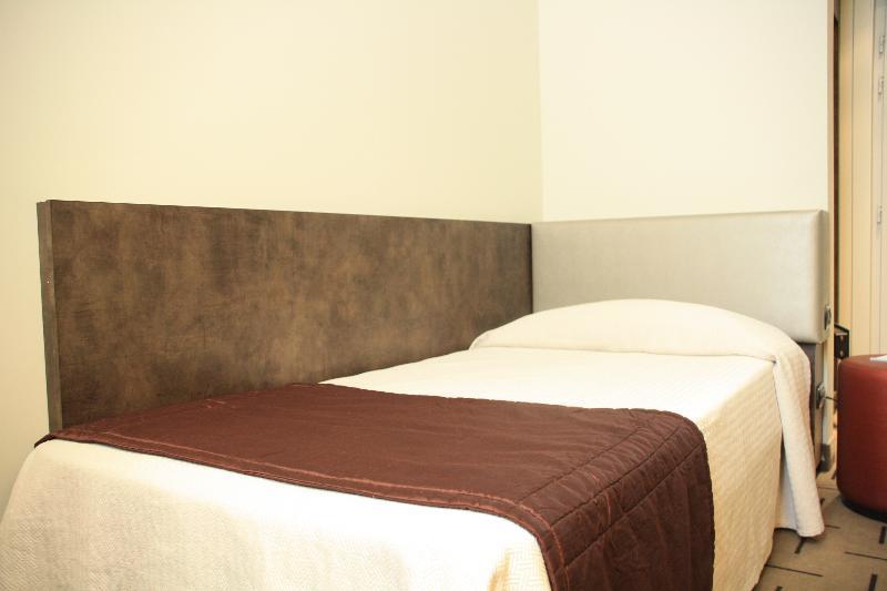 Hotel Continental كريمونا المظهر الخارجي الصورة