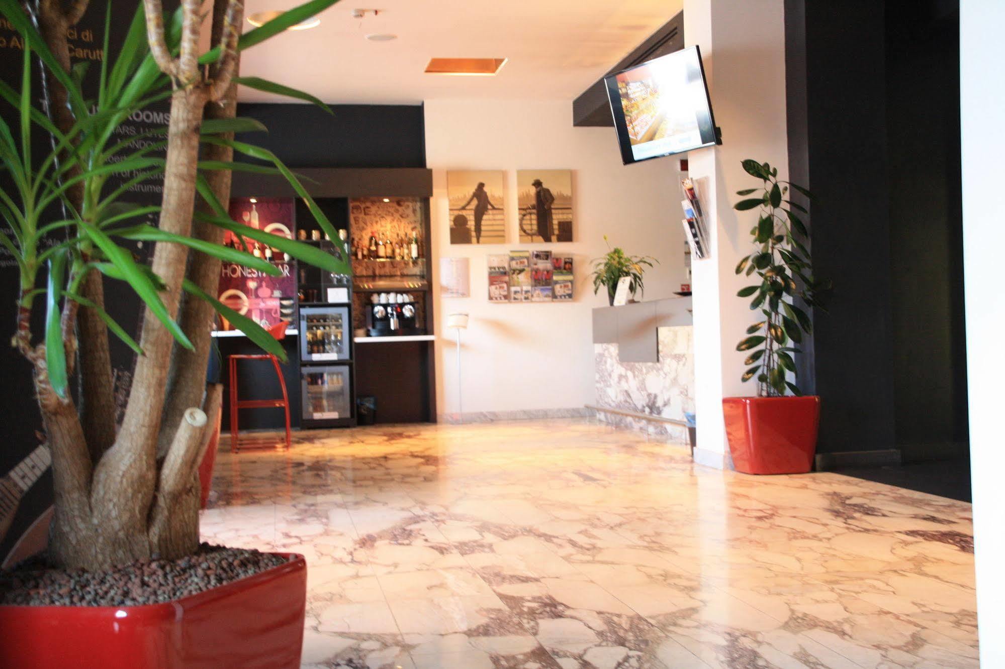 Hotel Continental كريمونا المظهر الخارجي الصورة