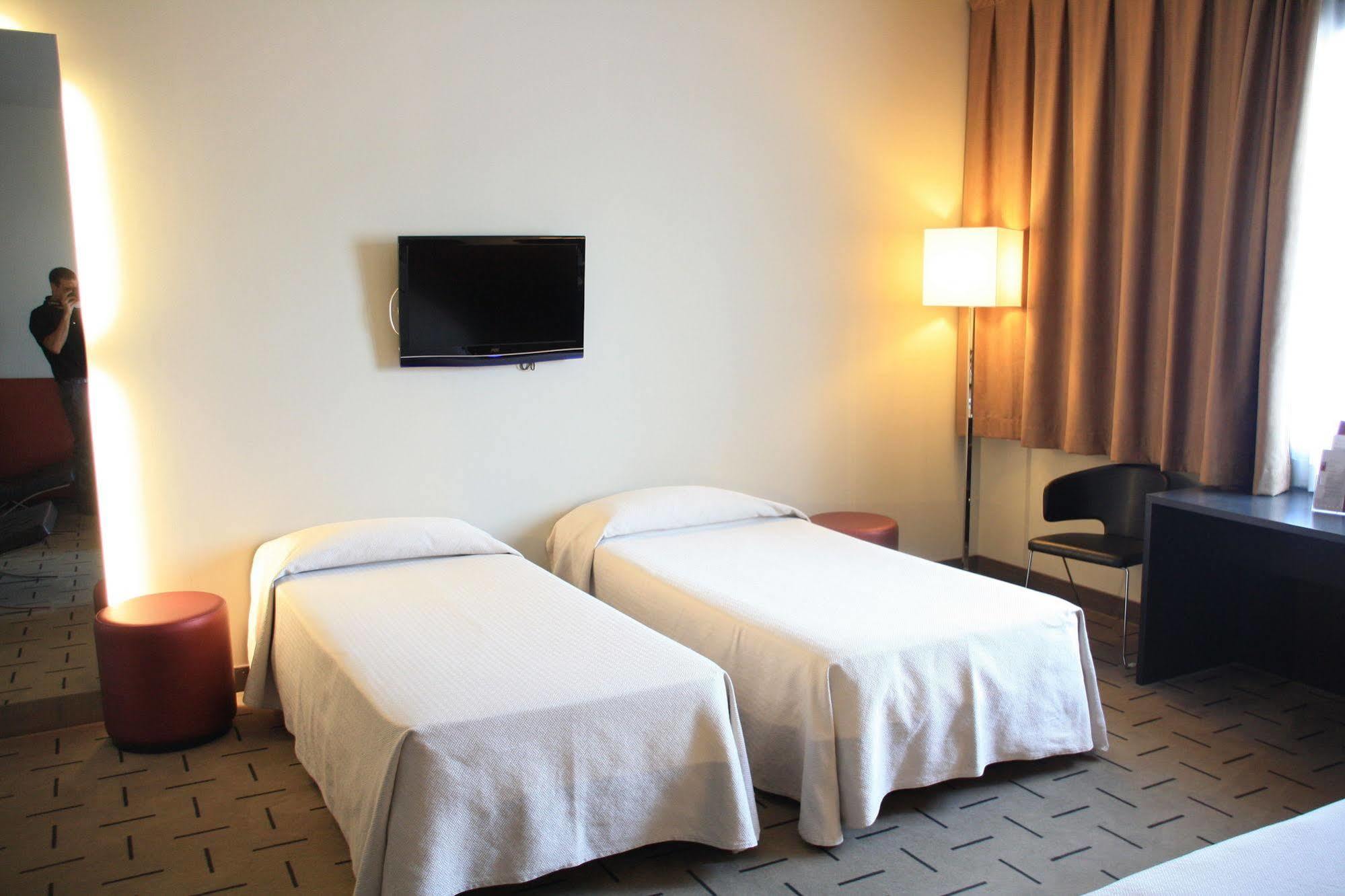 Hotel Continental كريمونا المظهر الخارجي الصورة